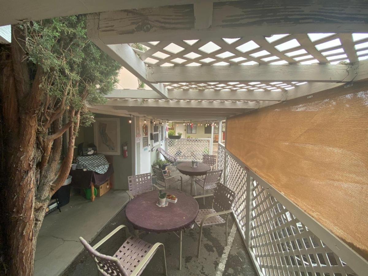 Independence Courthouse Motel ภายนอก รูปภาพ